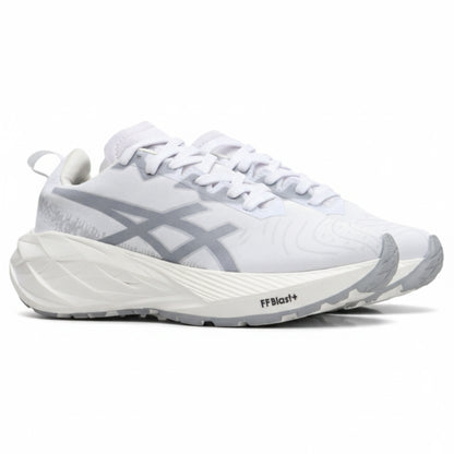 Tenis Asics Novablast Unisex: Comodidad Urbana Todo el Día y Estilo Versátil para Caminar sin Cansarte